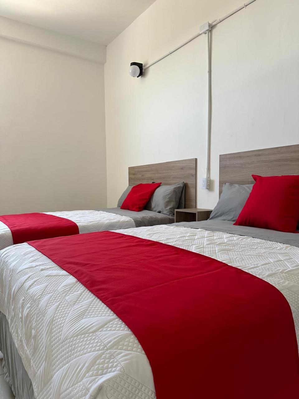Hotel Plaza Centenario Juan Aldama Екстериор снимка