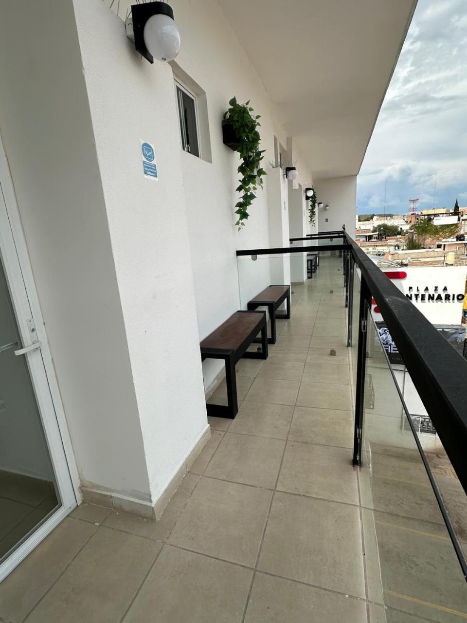 Hotel Plaza Centenario Juan Aldama Екстериор снимка