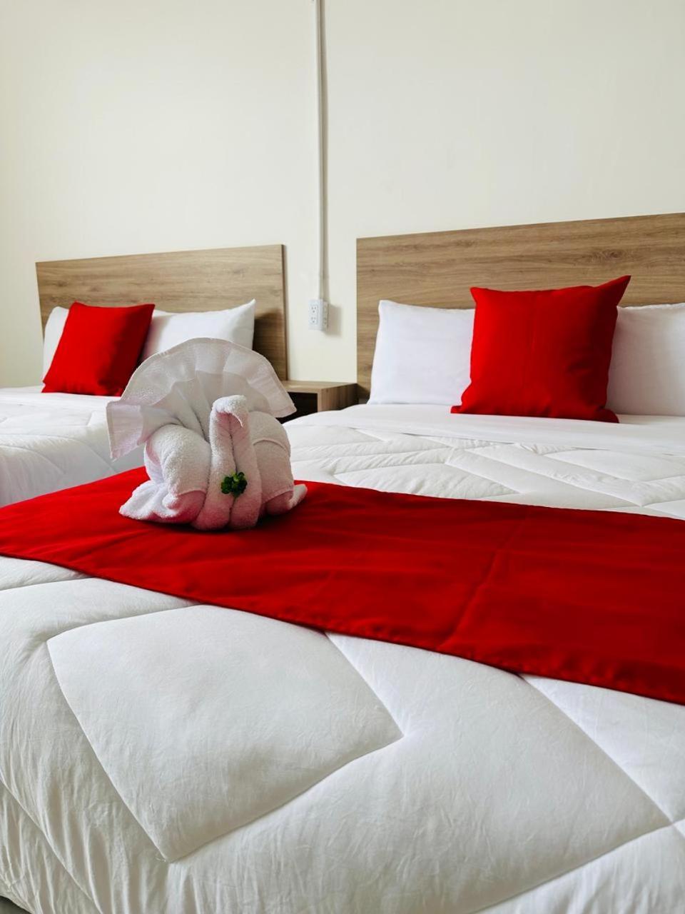 Hotel Plaza Centenario Juan Aldama Екстериор снимка