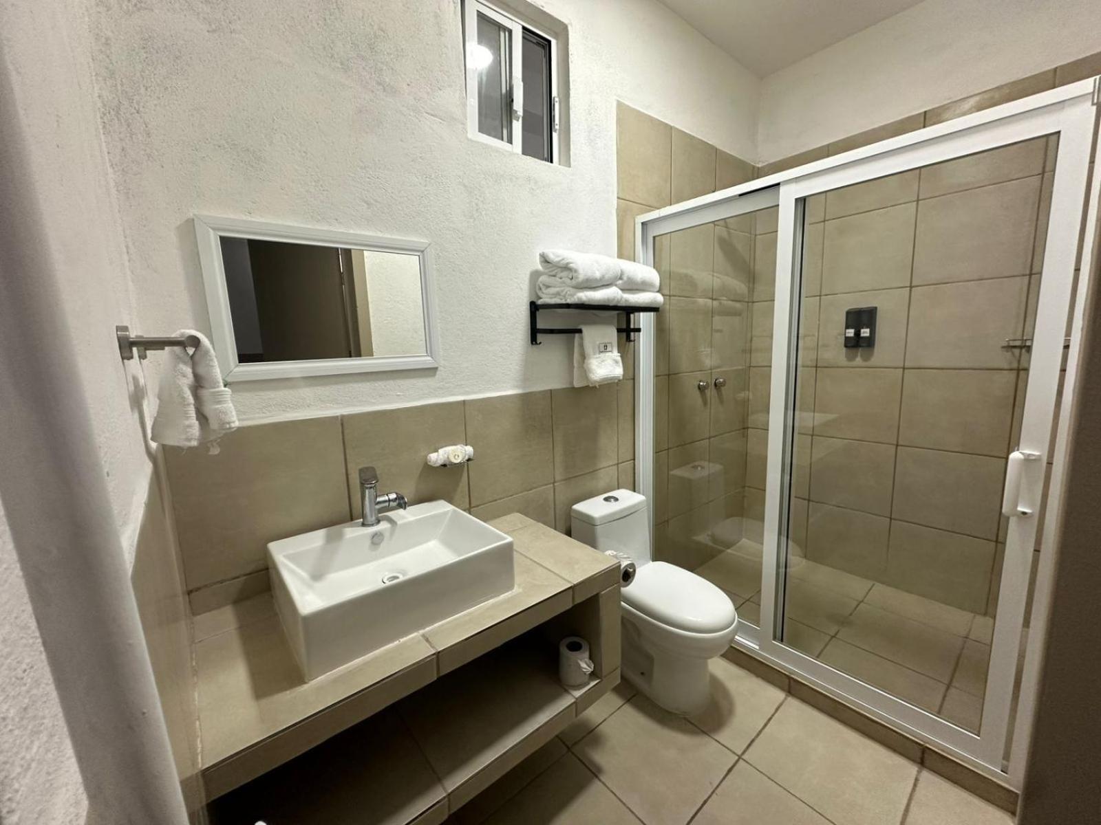 Hotel Plaza Centenario Juan Aldama Екстериор снимка