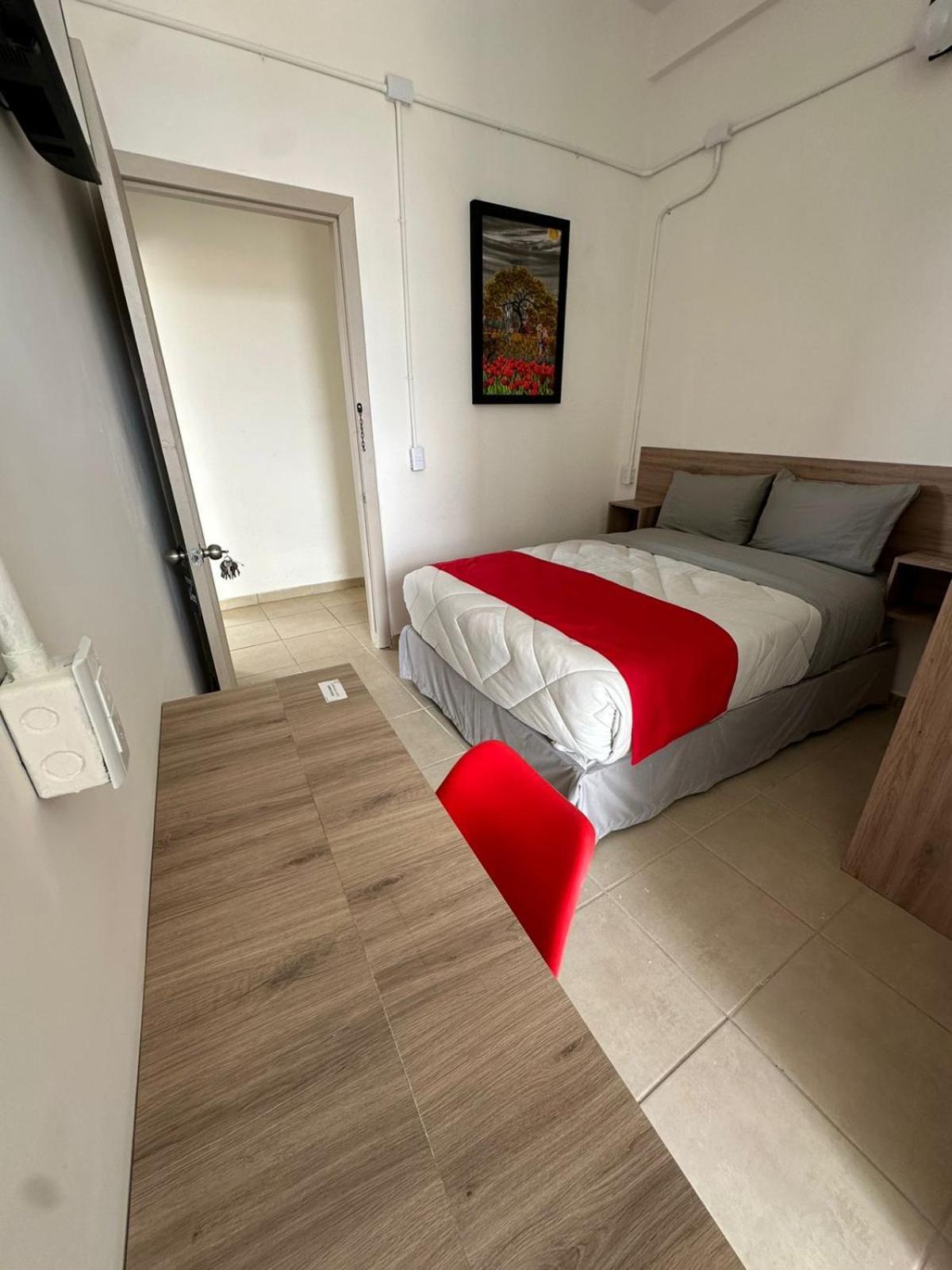 Hotel Plaza Centenario Juan Aldama Екстериор снимка