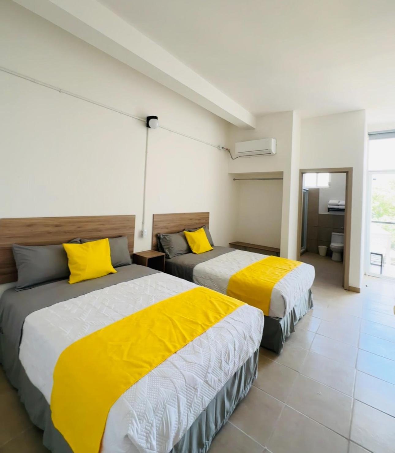 Hotel Plaza Centenario Juan Aldama Екстериор снимка